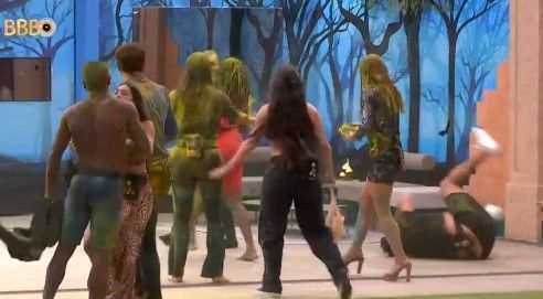 BBB 24: vídeo de tombo de Buda durante briga entre Davi e Bin viraliza