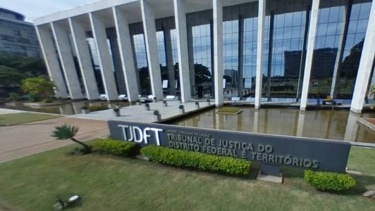 Buraco foi aberto para uma obra e local não estava devidamente sinalizado