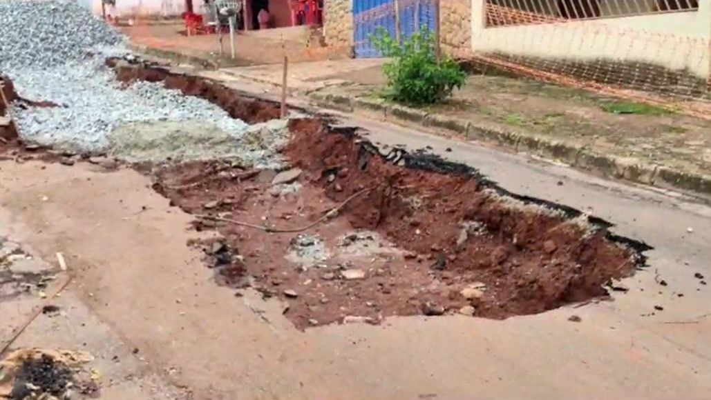 Ruas danificadas na Pampulha, em BH, devido à chuva, devem ser liberadas nesta quarta