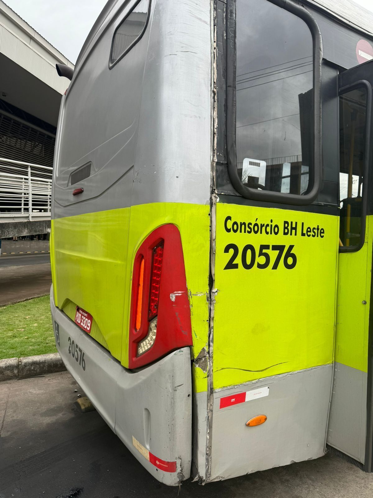 BH: com pneu careca e problema na suspensão, ônibus é recolhido pela 3° vez em uma semana