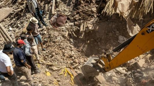Busca por sobreviventes no Marrocos acelera
