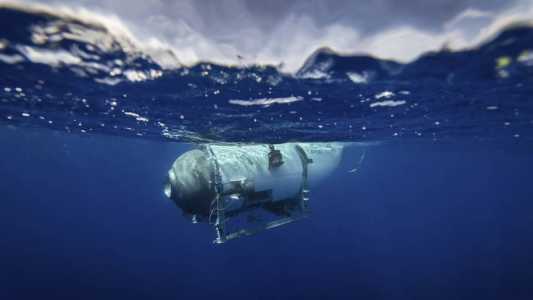 Buscas por submarino desaparecido entram no quarto dia
