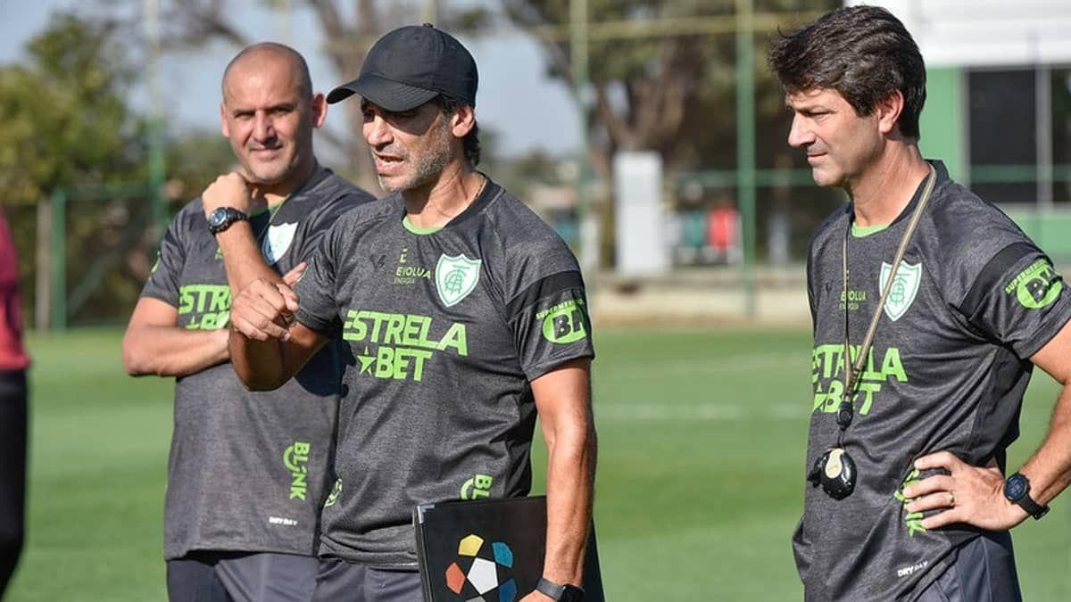 América se reapresenta e realiza primeira atividade sob comando de Bustos