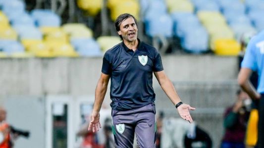 Bustos durante partida entre Fluminense e América, válida pela 20ª rodada do Campeonato Brasileiro da Série A