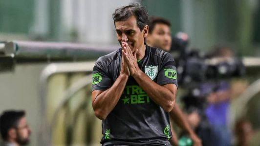 Bustos lamentou rebaixamento do América