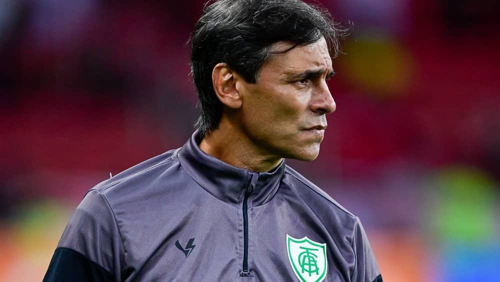 América anuncia saída de Fabián Bustos após rebaixamento