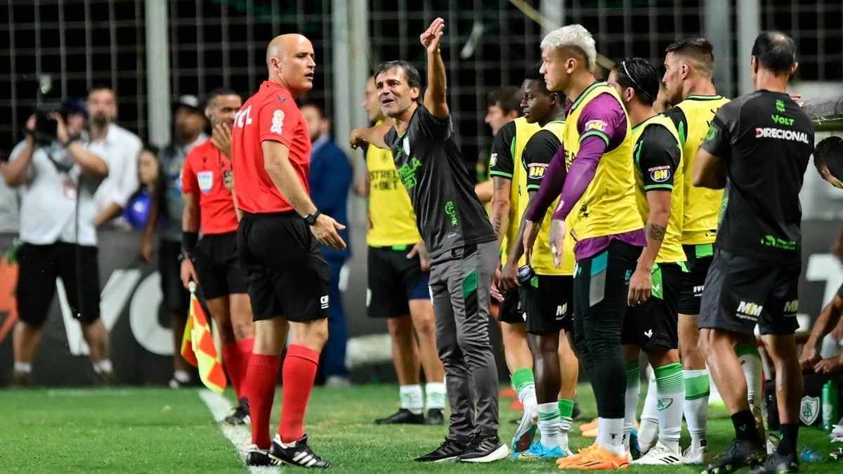 Bustos tem 2º pior início entre técnicos do América desde rebaixamento em 2018
