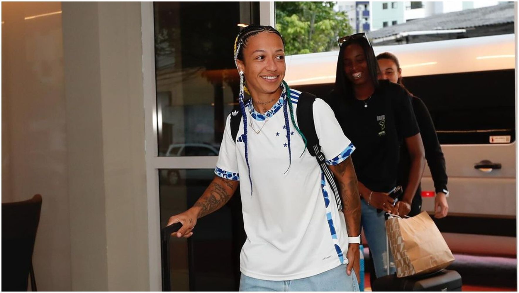 Byanca Brasil se apresenta à Seleção Brasileira com camisa do Cruzeiro