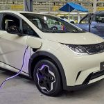 Buscas por veículos elétricos e híbridos crescem 43% em Minas em 2025
