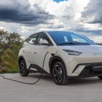 Buscas por carros elétricos crescem quase 30% no Brasil em 2025