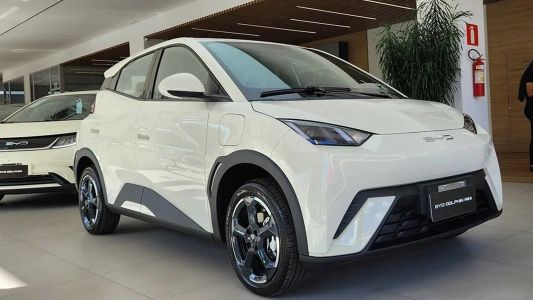 Foto mostra BYD Dolphin Mini