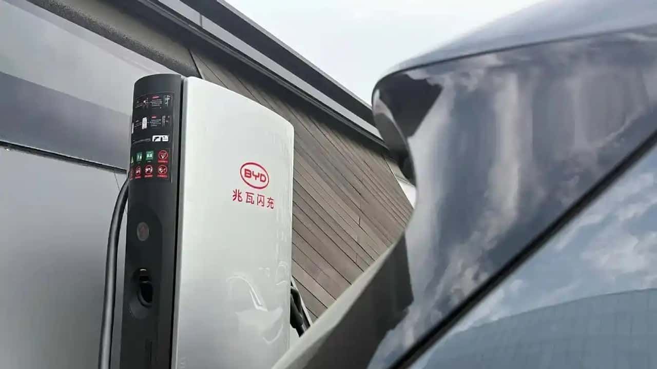 BYD confirma supercarregador de carros elétricos no Brasil