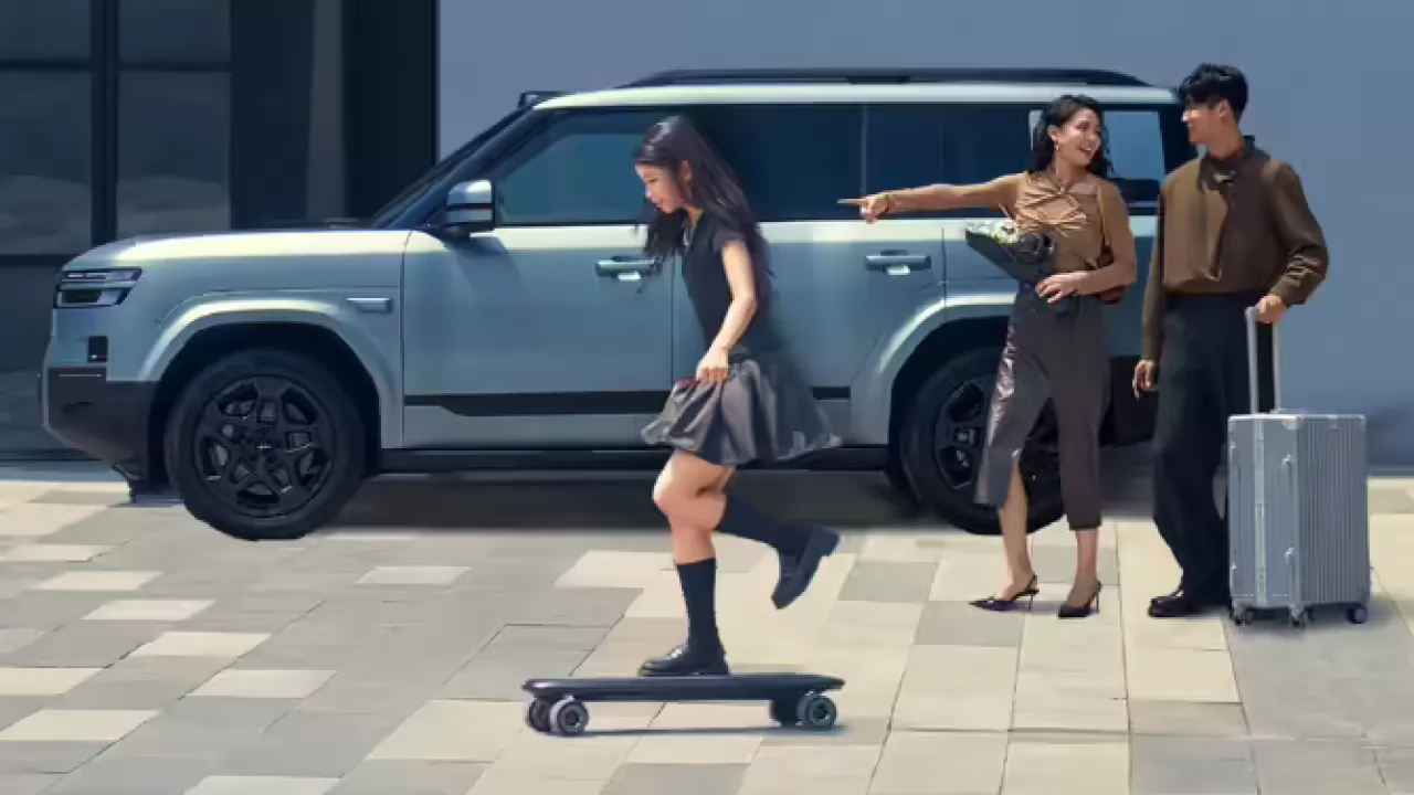 BYD lança na China SUV com skate elétrico integrado ao carro