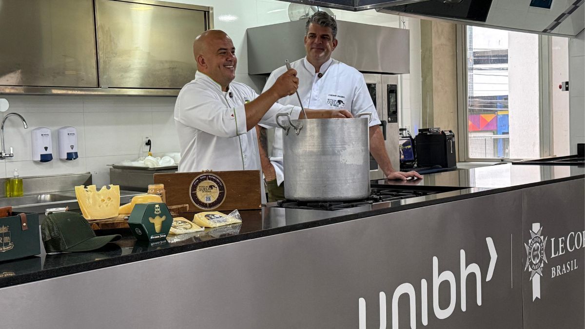 Produtor da Mantiqueira ensina arte do Queijo Artesanal de Minas a futuros chefs de BH
