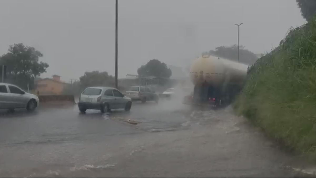 Com risco de granizo, BH tem chuva forte neste sábado (17); veja recomendações