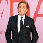 Quem foi Valentino Garavani, ícone da moda, morto aos 93 anos