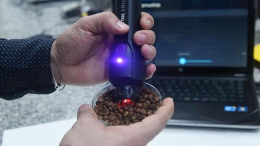 Fim do 'café fake'? nova tecnologia identifica pureza e origem do grão em segundos