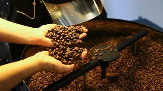 Setor de café perde R$ 66,1 mi por crise portuária, apesar de recorde de US$ 15,6 bi