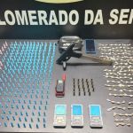 Gerente do tráfico do 'Pau Comeu' e membro do CV é preso no Aglomerado da Serra