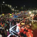 ’Obrigado, São Pedro': sem chuva, foliões curtem 'Arrastão do Hott' em BH