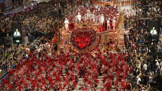 Viradouro é a grande campeã do Carnaval RJ 2026 com homenagem ao Mestre Ciça