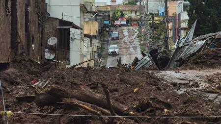 BR-040: trânsito segue livre entre Juiz de Fora e BH apesar de chuva extrema com mortos