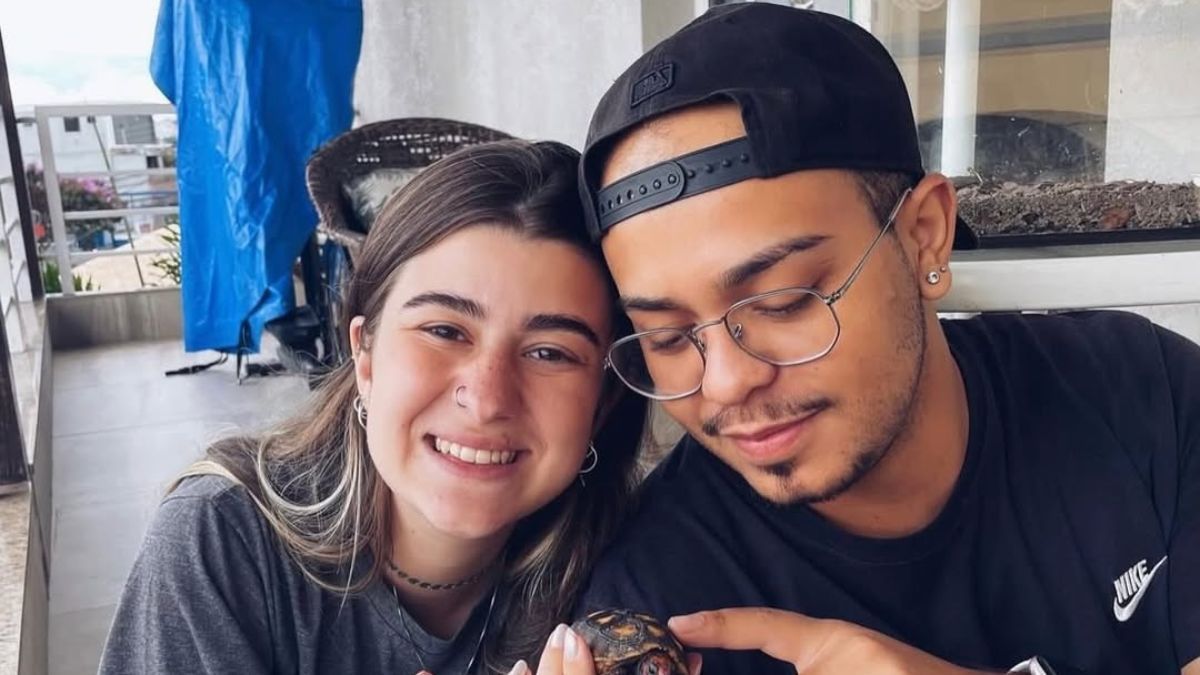 Namorado de jovem morta em acidente faz homenagem após três meses: 'Vou carregá-la comigo'