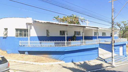 Coveiro agride e ameaça de morte a companheira e diz que próxima cova seria dela