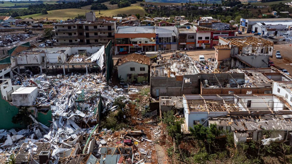 Paraná anuncia planejamento para reconstrução de escolas e casas em Rio Bonito do Iguaçu