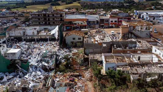 Paraná anuncia planejamento para reconstrução de escolas e casas em Rio Bonito do Iguaçu