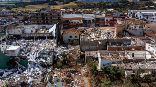 Paraná anuncia planejamento para reconstrução de escolas e casas em Rio Bonito do Iguaçu