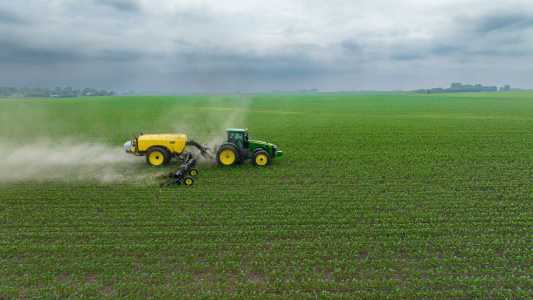 China ultrapassa Rússia e assume liderança nas vendas de fertilizantes ao Brasil