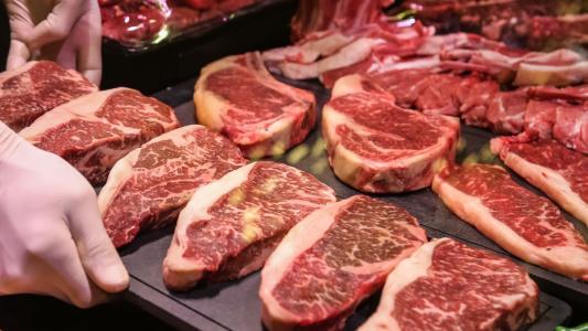 Carne bovina brasileira bate recorde histórico de exportação em outubro