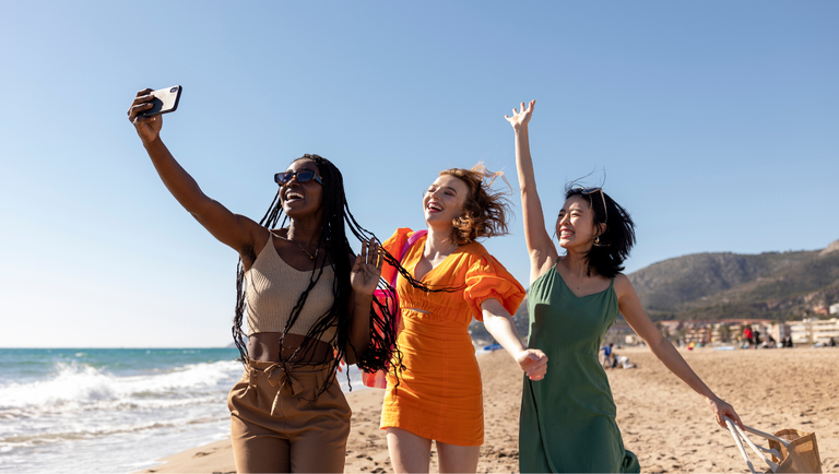 Brasil bate recorde histórico de turistas internacionais em 2025, diz governo