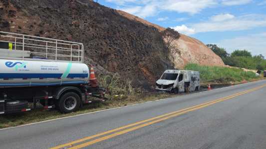 Fogo foi controlado por caminhão pipa da própria concessionária