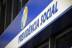 Aposentados e pensionistas recebem 13º salário do INSS a partir desta segunda (25); veja calendário
