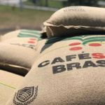 E o café fica cada vez mais caro com a falta de logística nos portos!