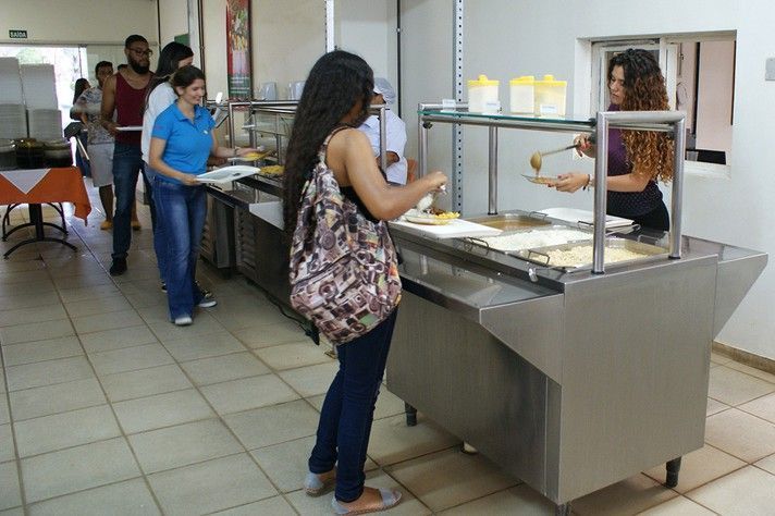 UFMG mantém preço nos restaurantes para alunos, mas aumenta para outros públicos; veja valores