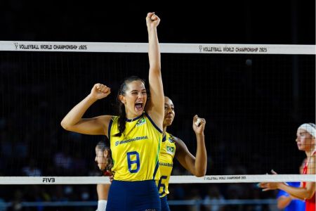 Brasil ‘atropela’ Porto Rico e se classifica às oitavas do Mundial Feminino de Vôlei