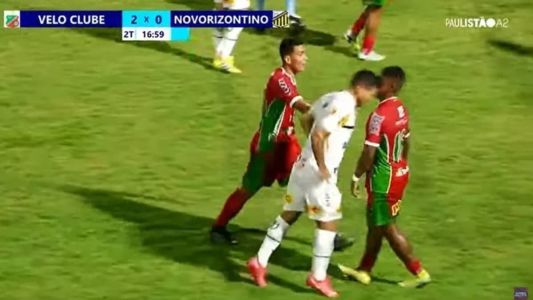 Cabeçada derrubou atacante do Velo Clube
