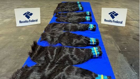 Cabelos foram doados para ONG que confeccionará perucas para distribuição no país