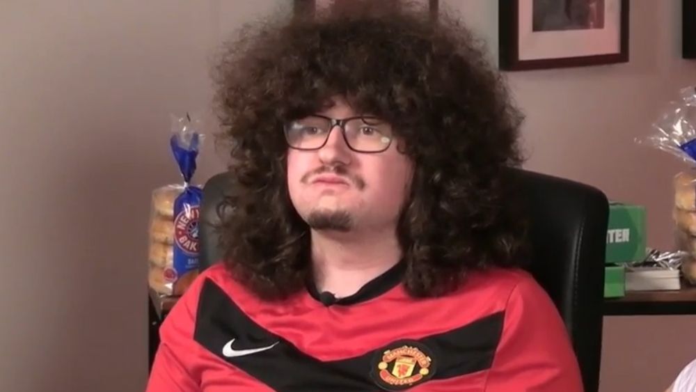 Empate do Manchester United fará torcedor ultrapassar 500 dias sem cortar cabelo; entenda