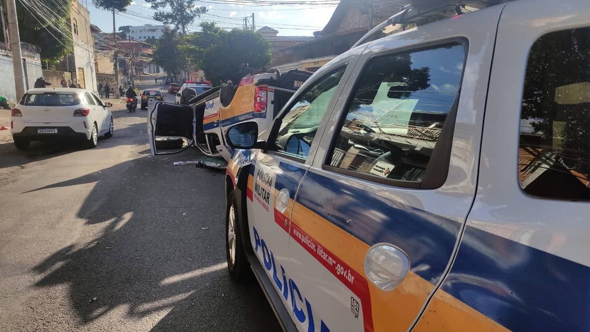 Soldado da PM morre após viatura capotar durante perseguição em Belo Horizonte  