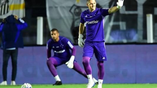 Cabral fez 190 jogos com a camisa do Santos, de onde saiu em 2013, vendido ao Napoli