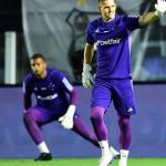 Rafael Cabral, do Cruzeiro, se emociona em mais um reencontro com o Santos