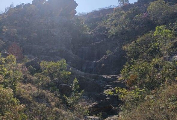 Previsão do tempo aponta chuva para região de Minas onde cachoeira secou