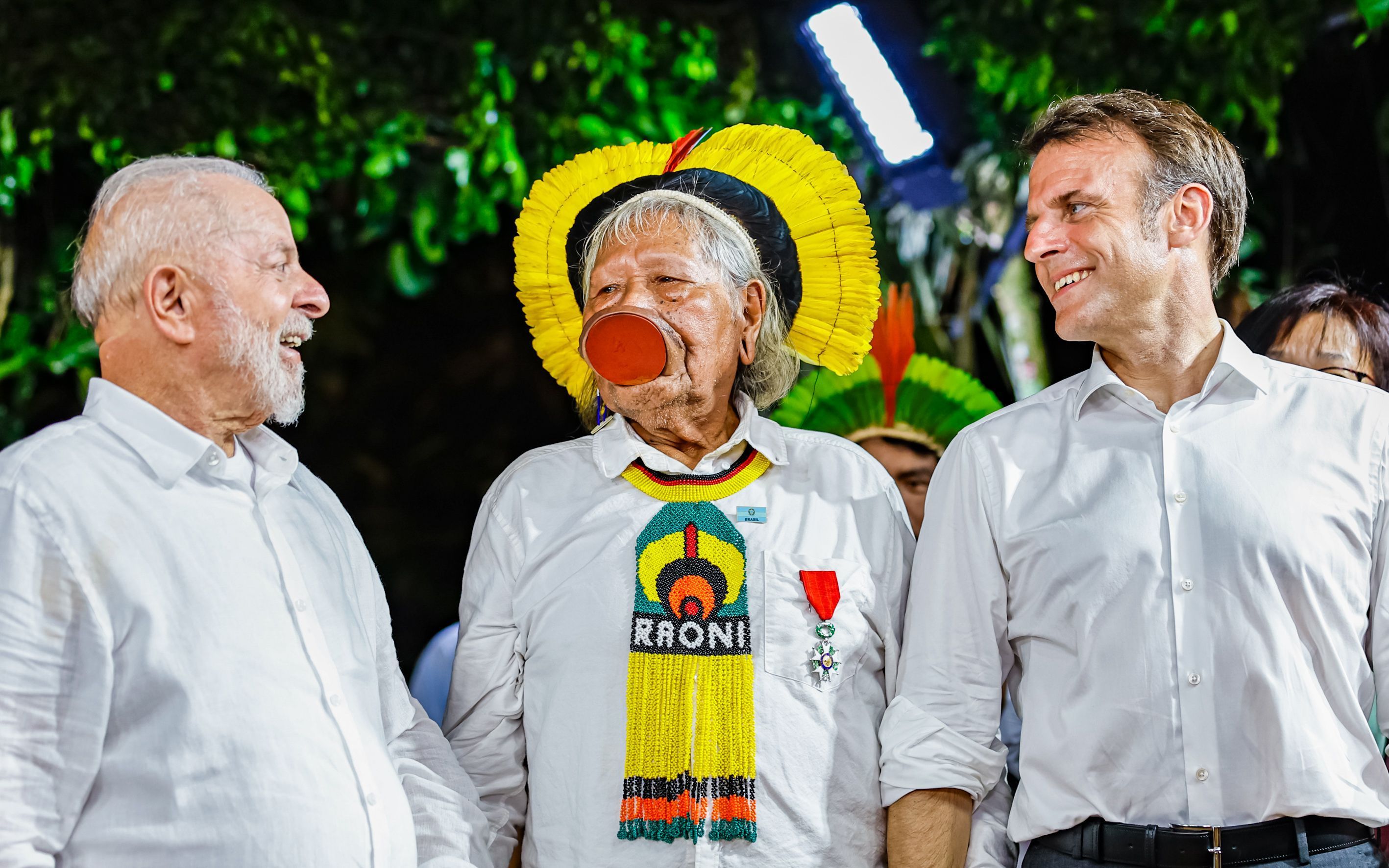 Lula promete apoio a cacique Raoni para prêmio Nobel da Paz