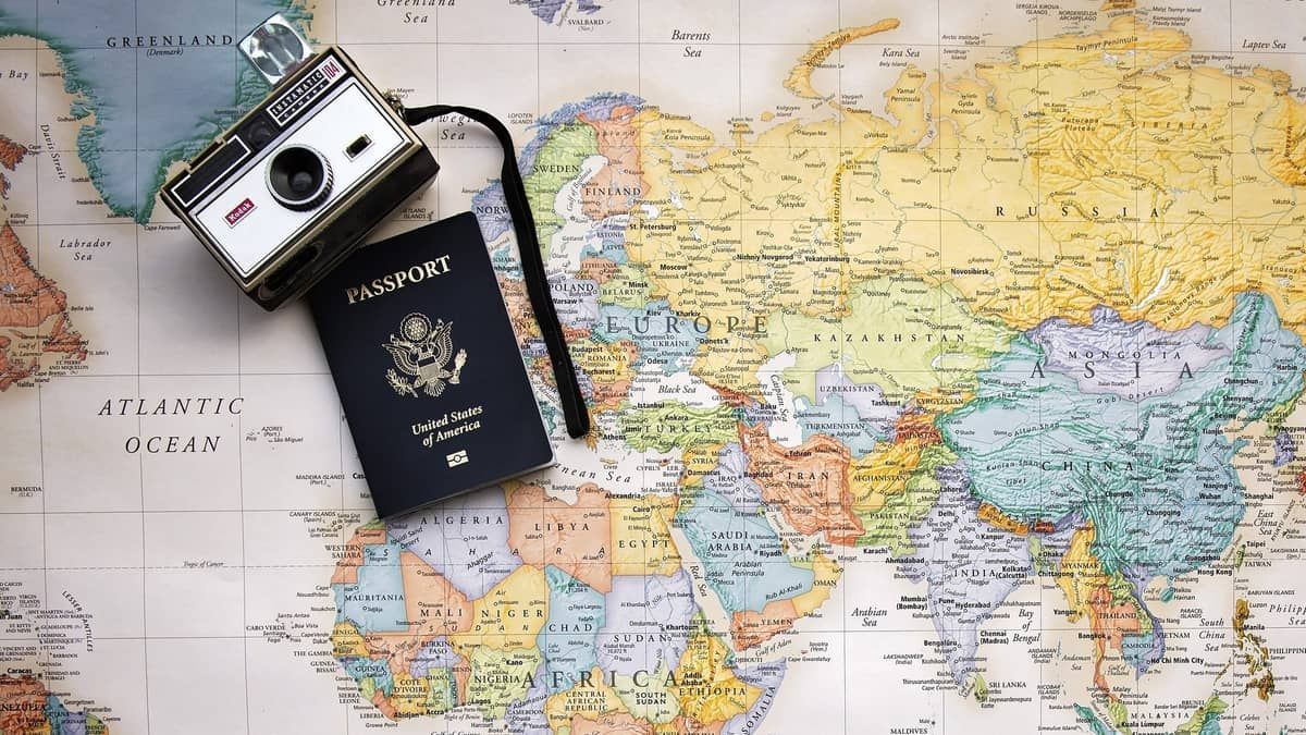 Guias ajudam a atender bem turistas de diferentes grupos