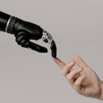 Ex-Google diz que inteligência artificial pode ameaçar humanos