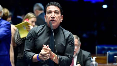 'Cadê os defensores dos macacos?', questionou Magno Malta em uma sessão no Senado ao comentar caso Vini Jr.